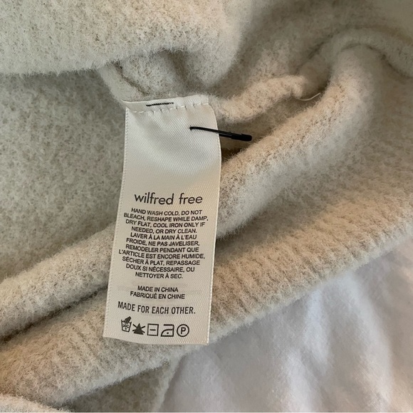 Wilfred Free SMALL Fleece Top Sweater Long Sleeve Cream Knot Aritzia - Picture 7 of 7